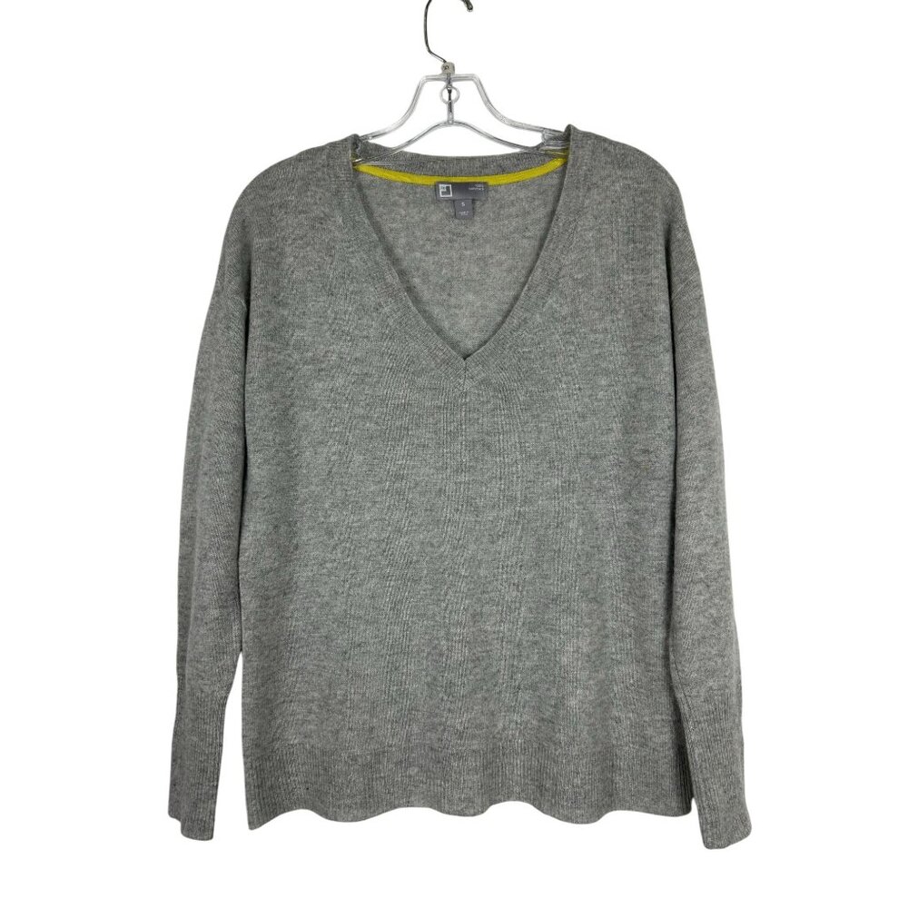 JC Penney Women's Small Gray Sweater V-Neck 100% Cashmere Long Sleeve